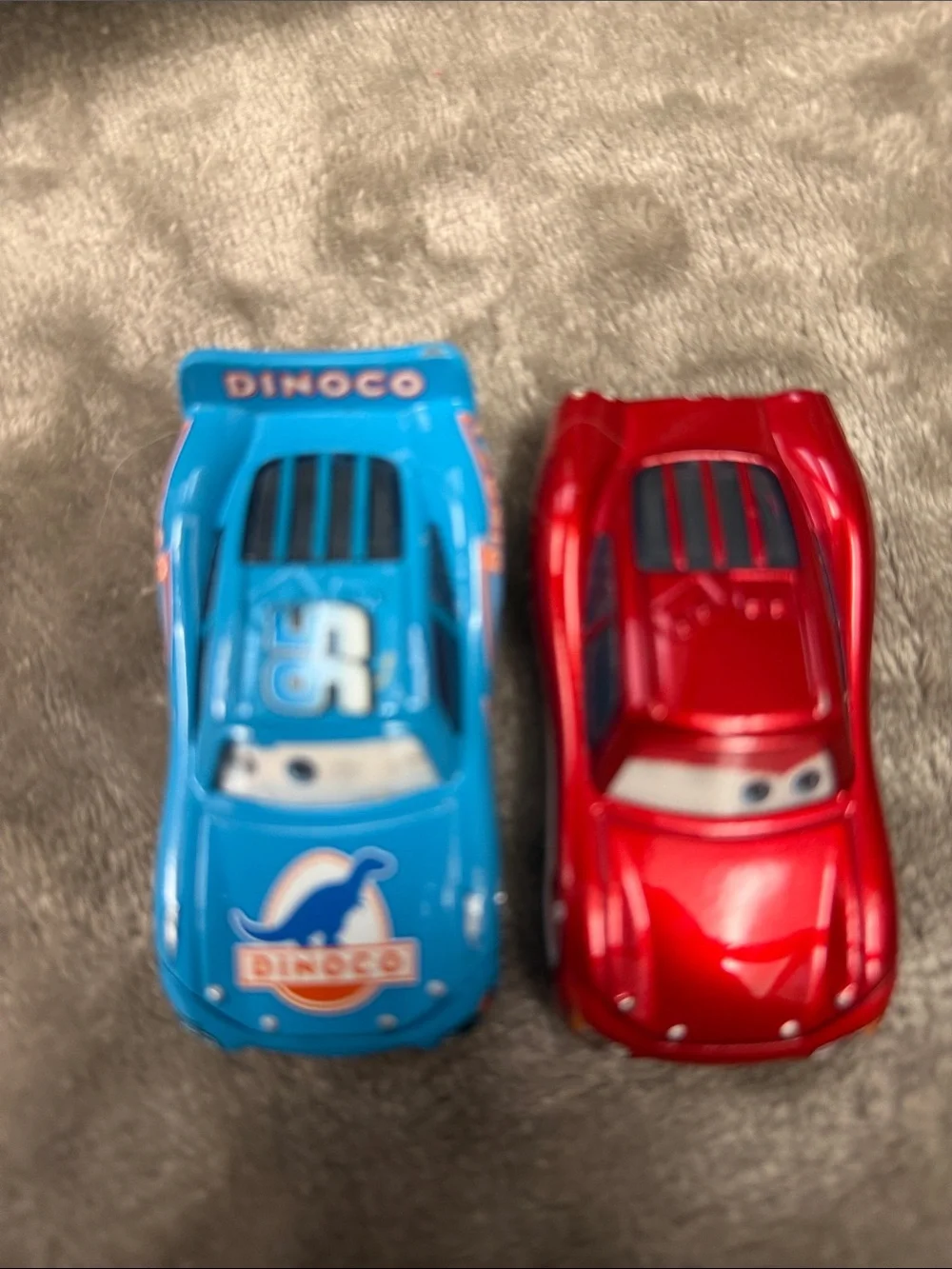 Lot Of 2 Disney Pixar Cars Dinoco Blue & Red McQueen with Twin Lenticular Eyes